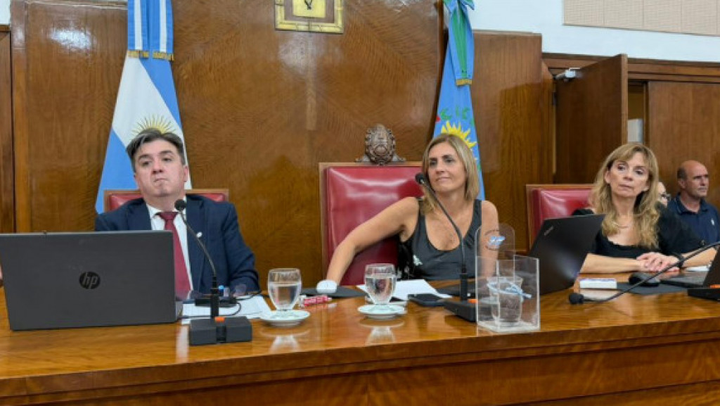 Primera Sesión de Prórroga: Se trataron sesenta y siete dictámenes de comisión