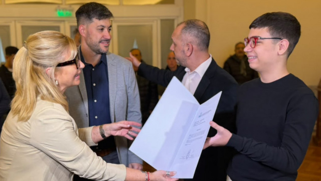 Distinción del Concejo al joven ajedrecista Faustino Oro, que estuvo en Mar del Plata